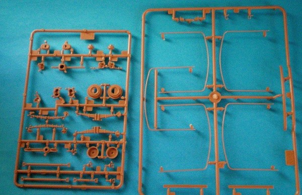 4.eir-zvezda-L.4500a-WWII-german-heavy-cargo-truck-sprues3-pic