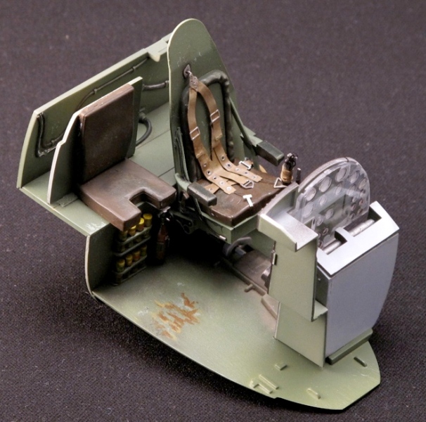 8. BN-Ac-Airfix Mossie 1.24 JS build - cockpit - small pic - Scale ...