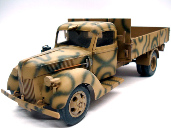 2-HN-Ar-Revell-German-Truck-V3000S-1.35