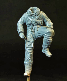 04 TB PAT Painting Pilot and Ground Crew figures