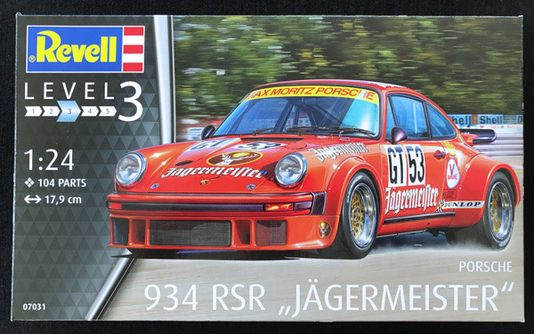 Maquette Revell Porsche 934 RSR Jägermeister An easy to build mode